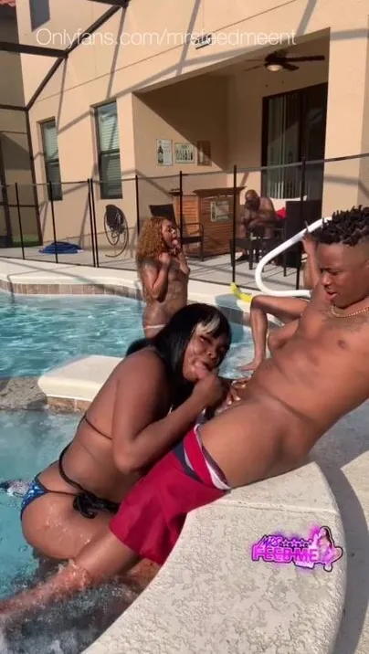 A pool party blowjob