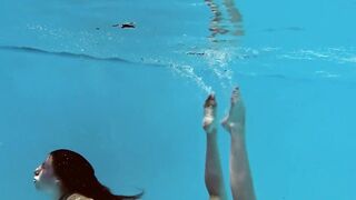 Fernanda Releve pink swimsuit gymnast in the pool